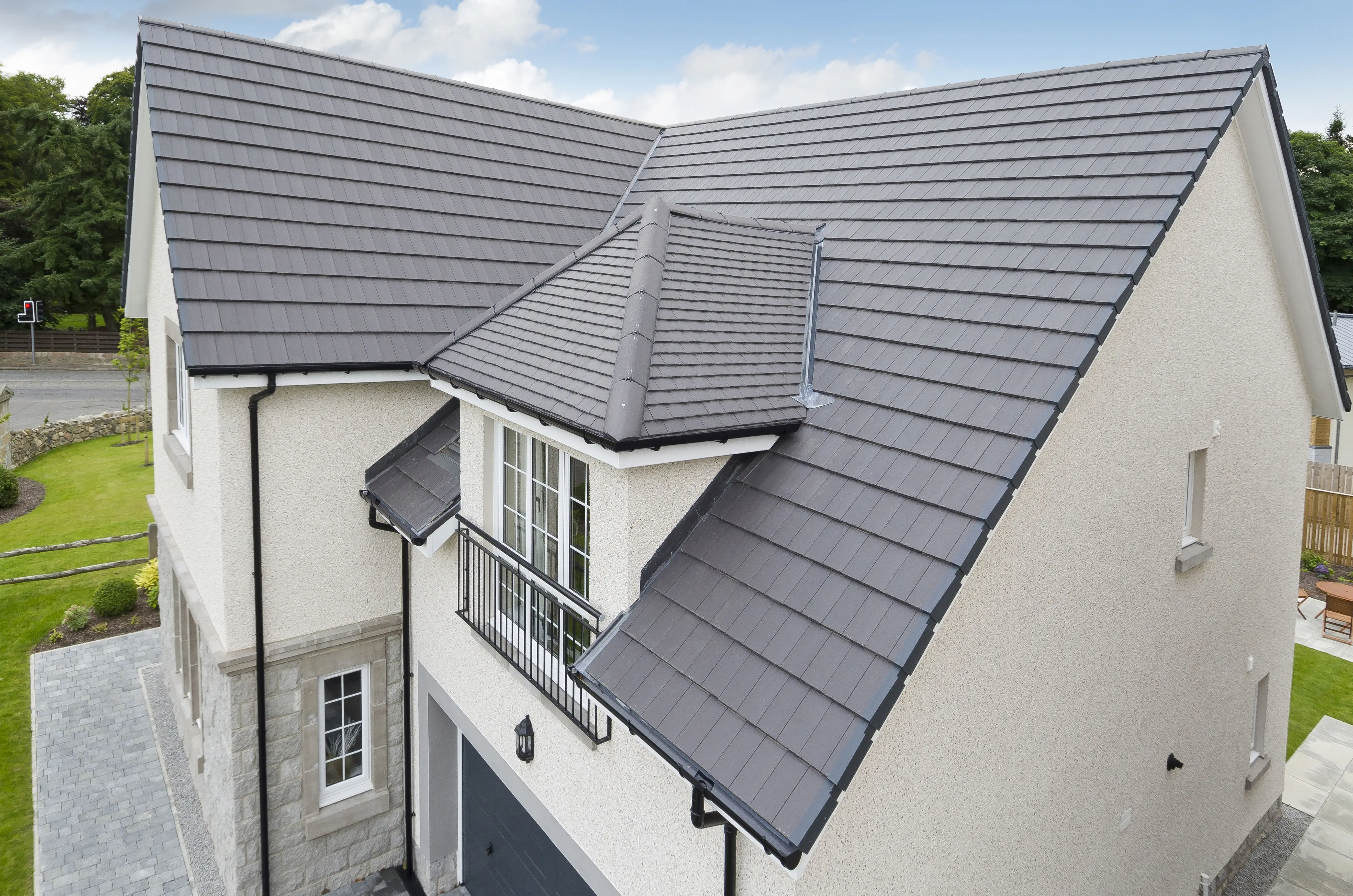 Roofing Contractor in Mayer, AZ